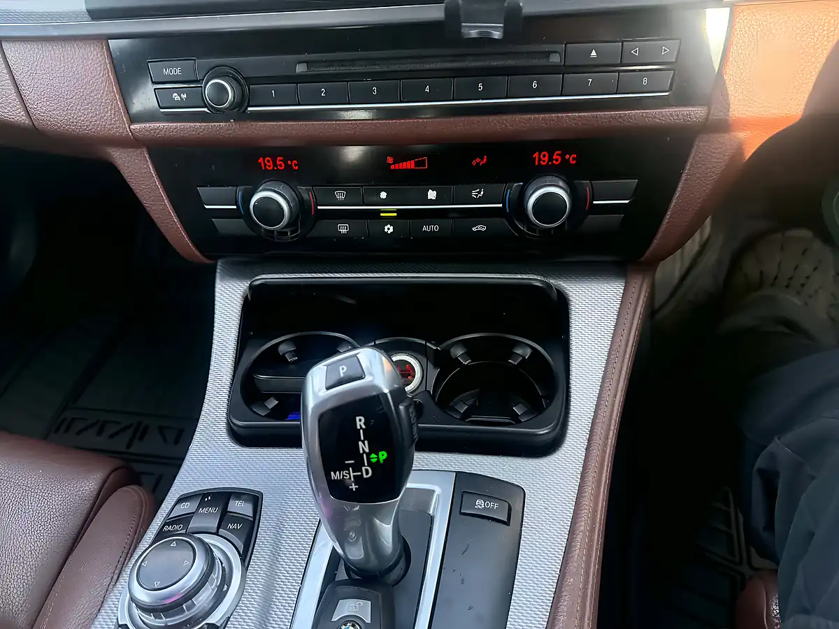 Used 2010 BMW 5 Series M Sport Silver - Interior and Exterior details 15