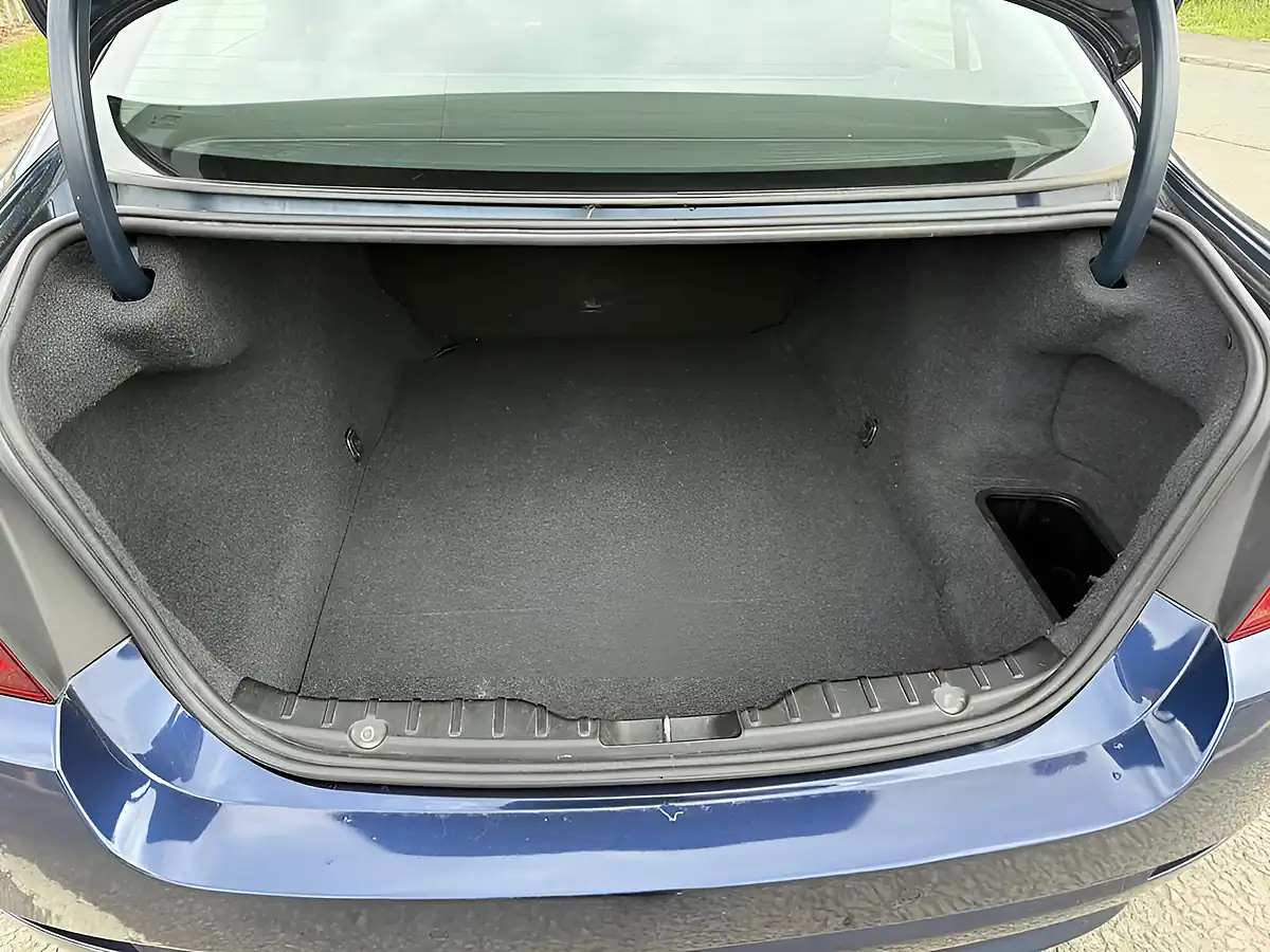 Used 2010 BMW 5 Series Se - Interior and Exterior details 10