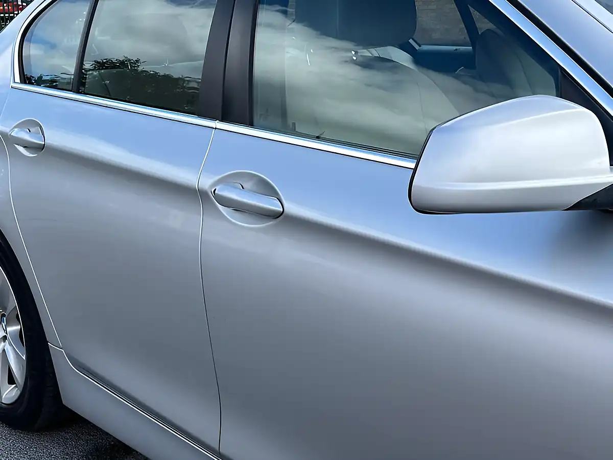Used 2010 BMW 5 Series Se Titanium Silver - Interior and Exterior details 17
