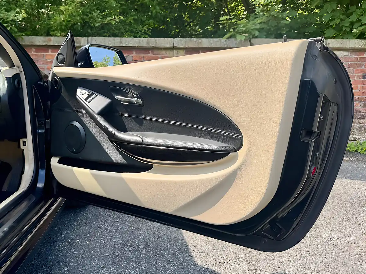 Used 2010 BMW 6 Series Sport Black - Interior and Exterior details 20