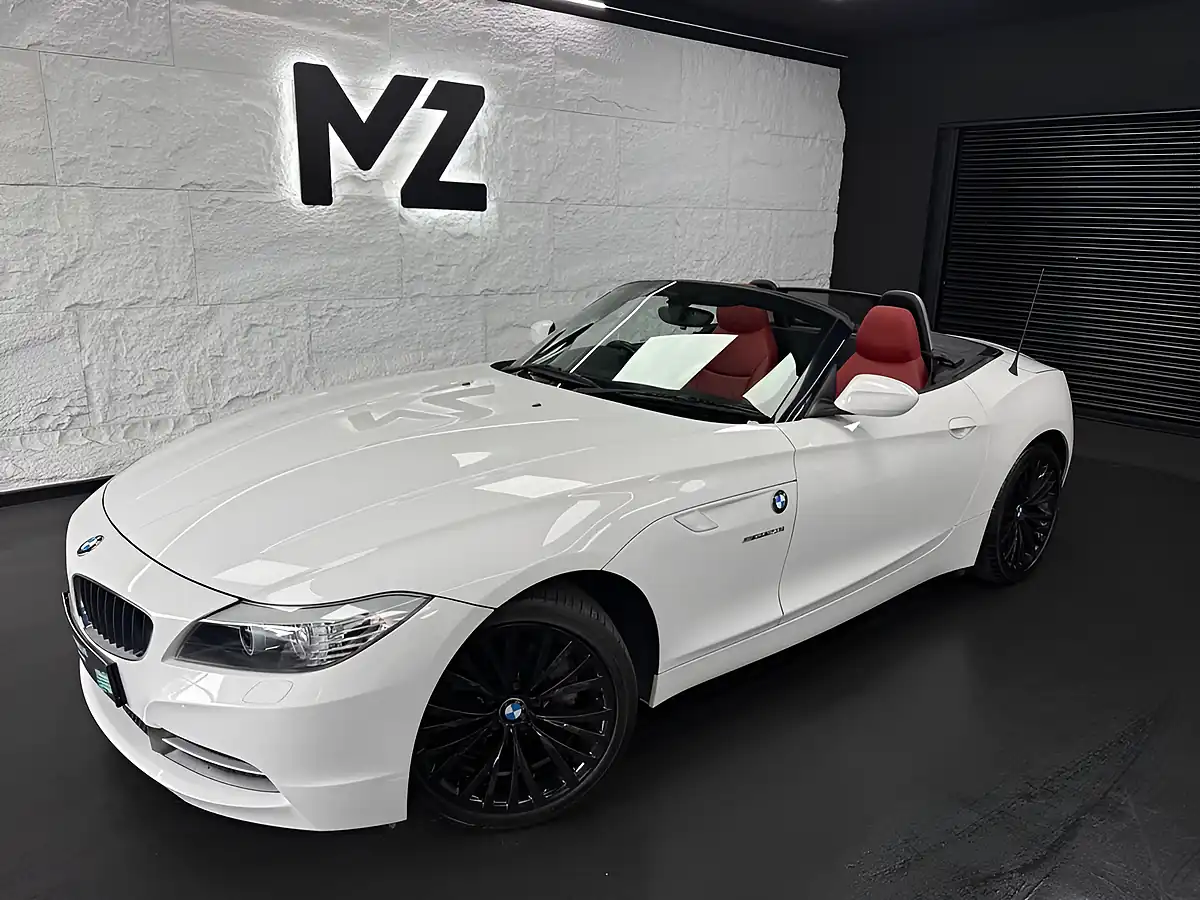 Used 2010 BMW Z4 Convertible White - Front View