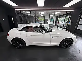 Used 2010 BMW Z4 Convertible White - Interior and Exterior details 11
