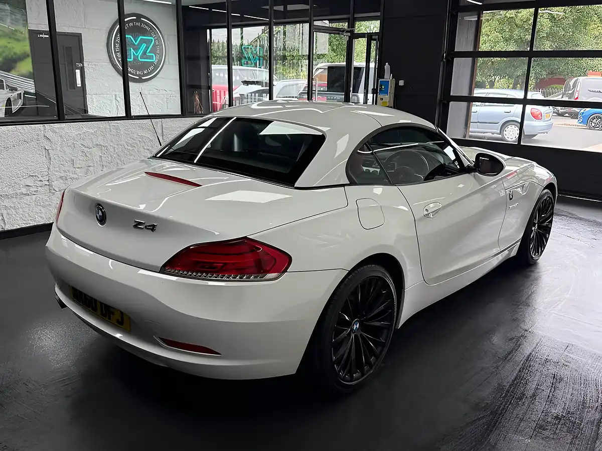 Used 2010 BMW Z4 Convertible White - Interior and Exterior details 13