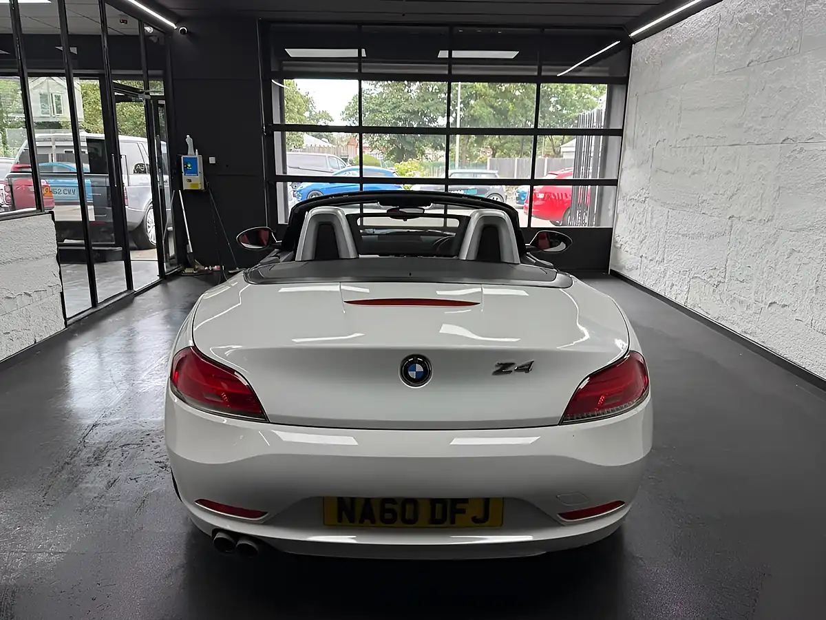 Used 2010 BMW Z4 Convertible White - Interior and Exterior details 17