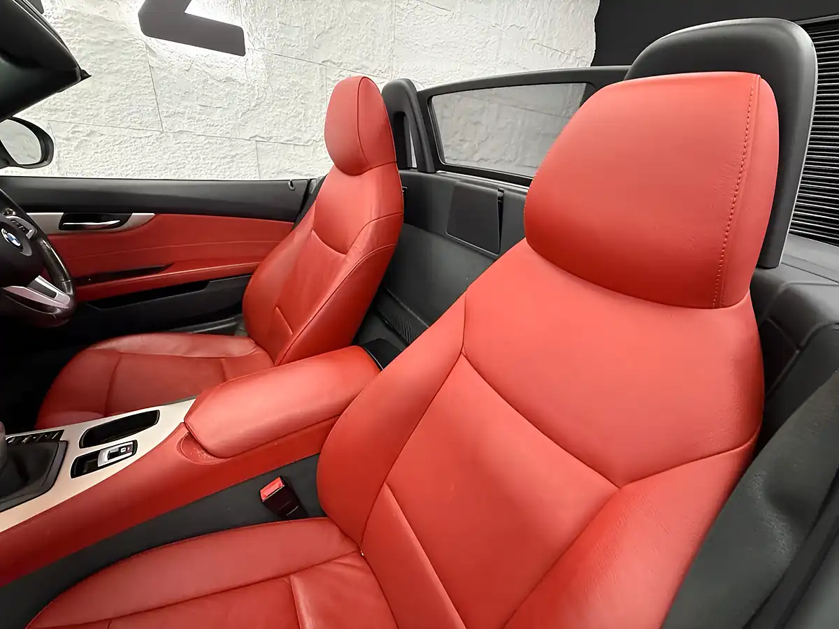 Used 2010 BMW Z4 Convertible White - Interior and Exterior details 3