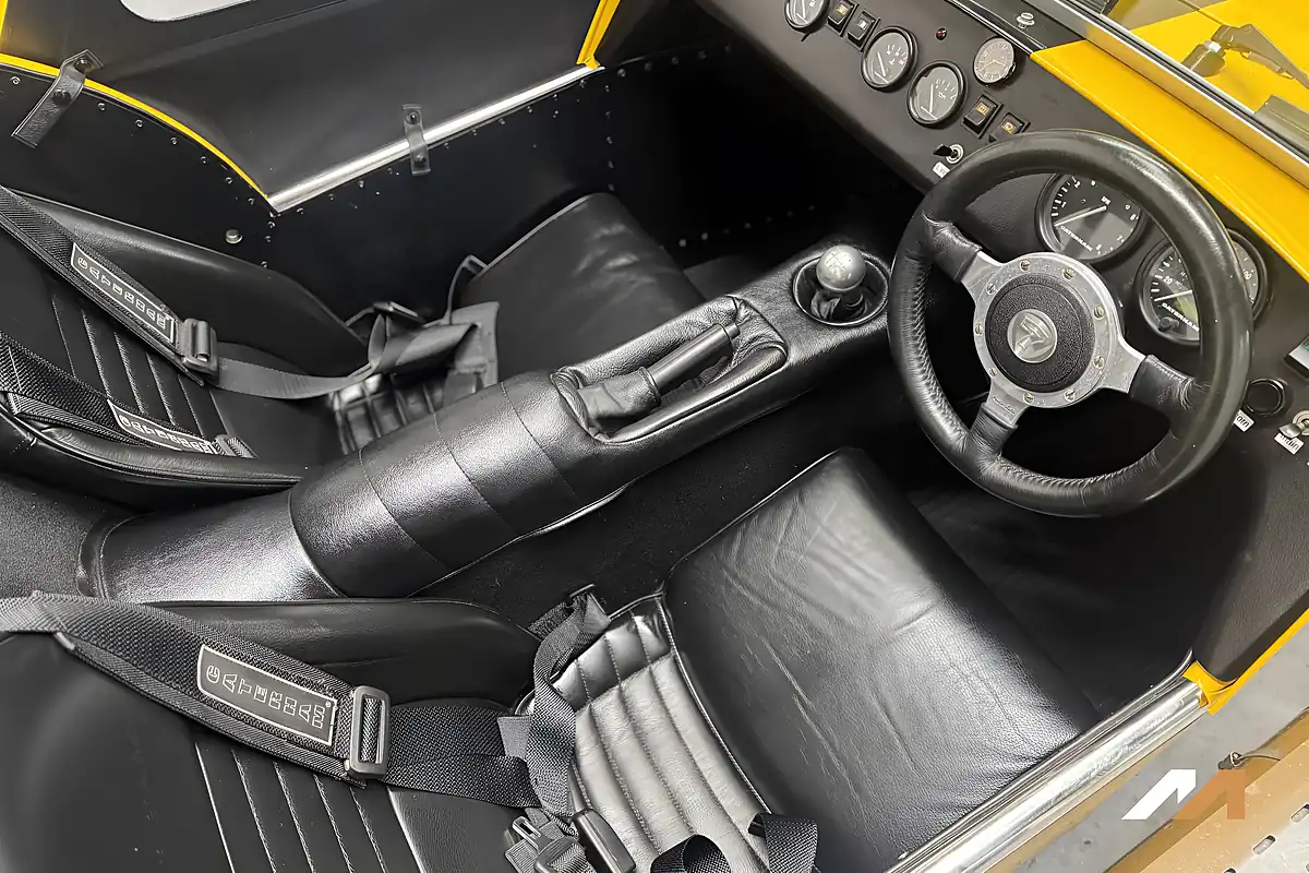 Used 2010 Caterham Seven Roadsport Firecracker Yellow - Interior and Exterior details 10