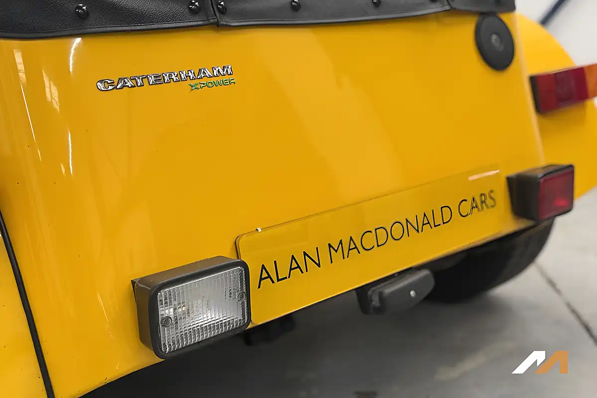 Used 2010 Caterham Seven Roadsport Firecracker Yellow - Interior and Exterior details 11