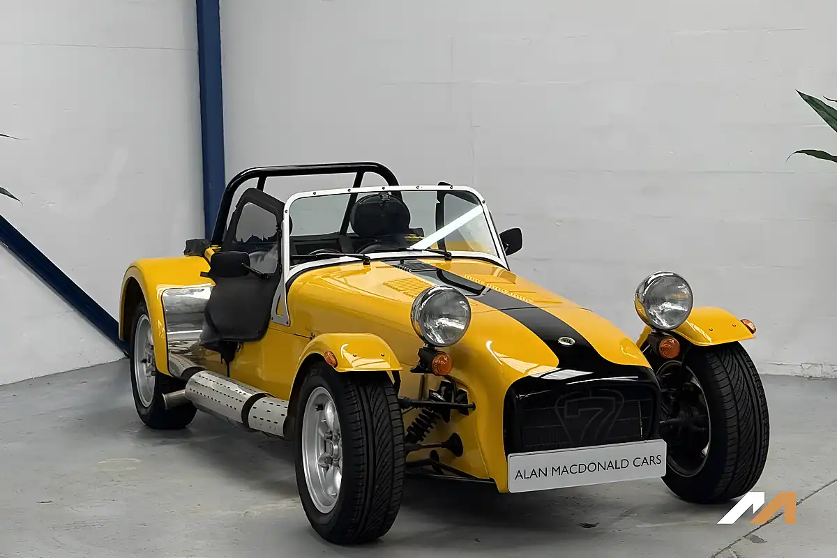 Used 2010 Caterham Seven Roadsport Firecracker Yellow - Interior and Exterior details 12