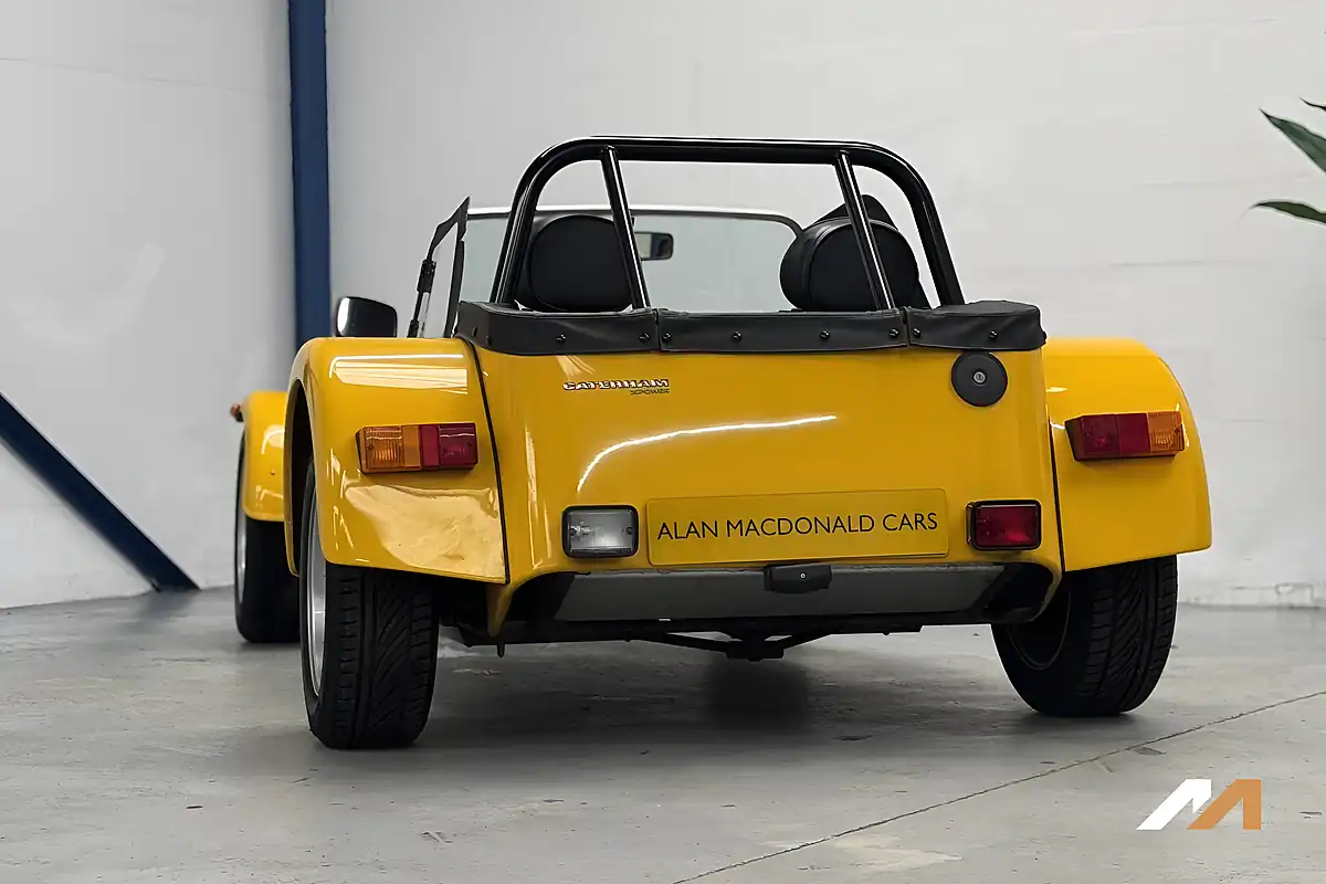 Used 2010 Caterham Seven Roadsport Firecracker Yellow - Interior and Exterior details 13