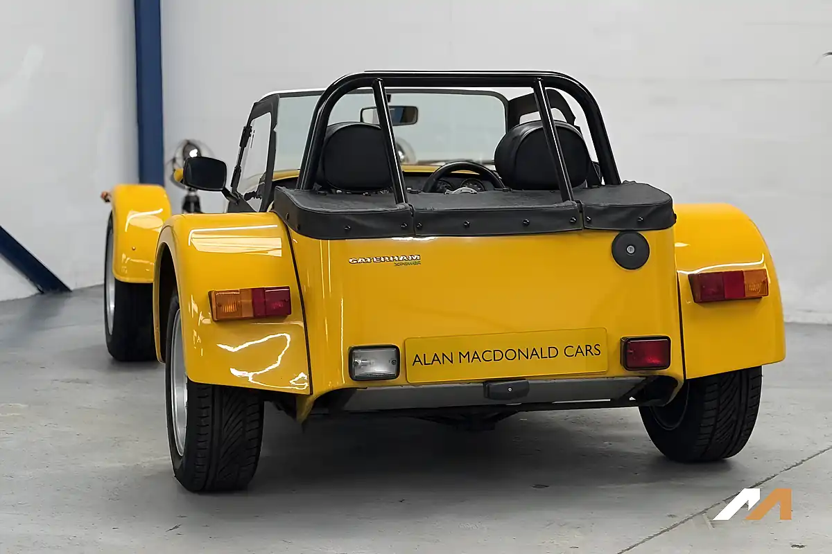 Used 2010 Caterham Seven Roadsport Firecracker Yellow - Interior and Exterior details 14