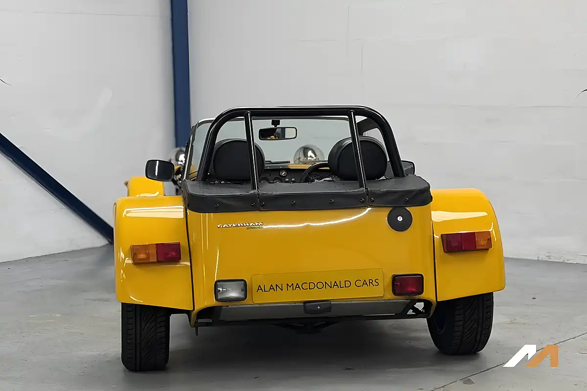 Used 2010 Caterham Seven Roadsport Firecracker Yellow - Interior and Exterior details 15
