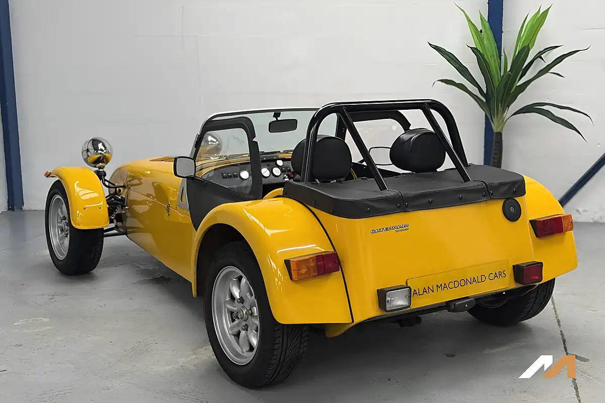 Used 2010 Caterham Seven Roadsport Firecracker Yellow - Interior and Exterior details 17