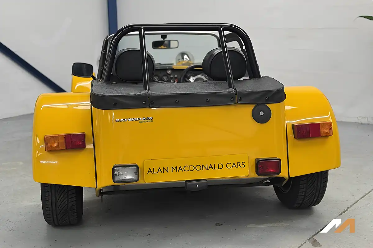 Used 2010 Caterham Seven Roadsport Firecracker Yellow - Interior and Exterior details 18