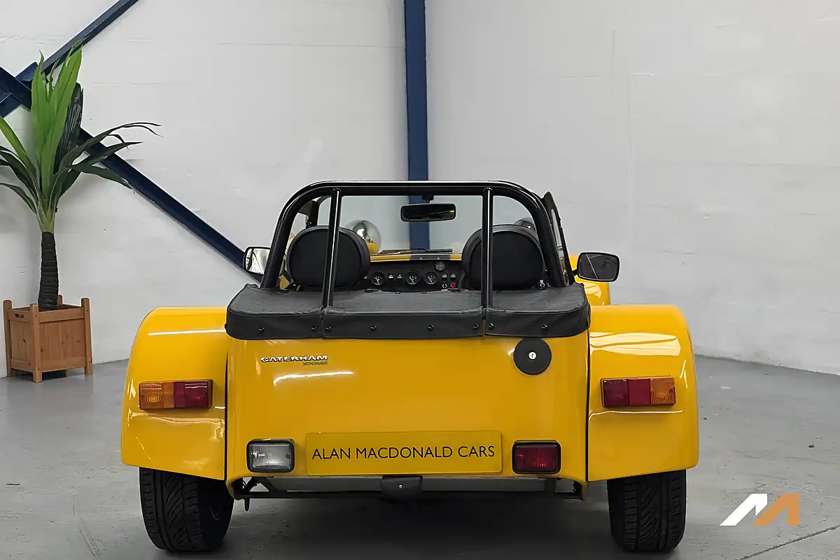 Used 2010 Caterham Seven Roadsport Firecracker Yellow - Interior and Exterior details 19