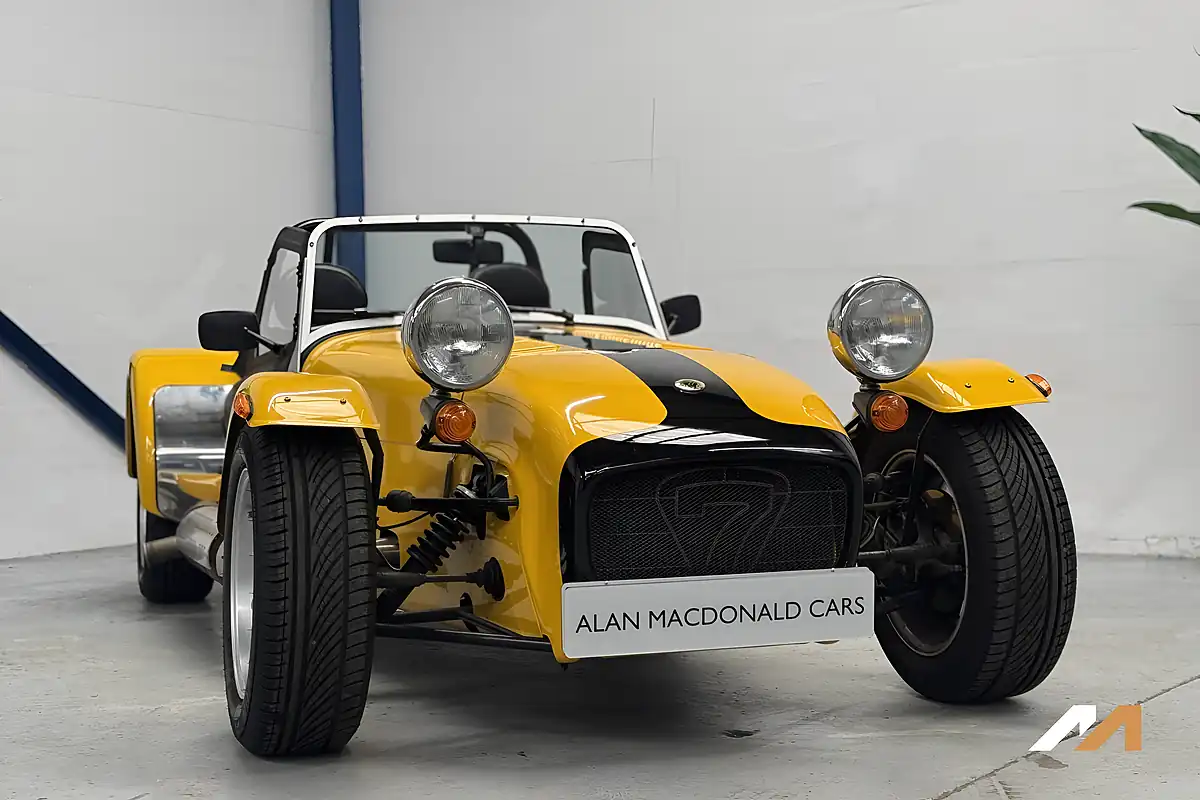 Used 2010 Caterham Seven Roadsport Firecracker Yellow - Interior and Exterior details 20