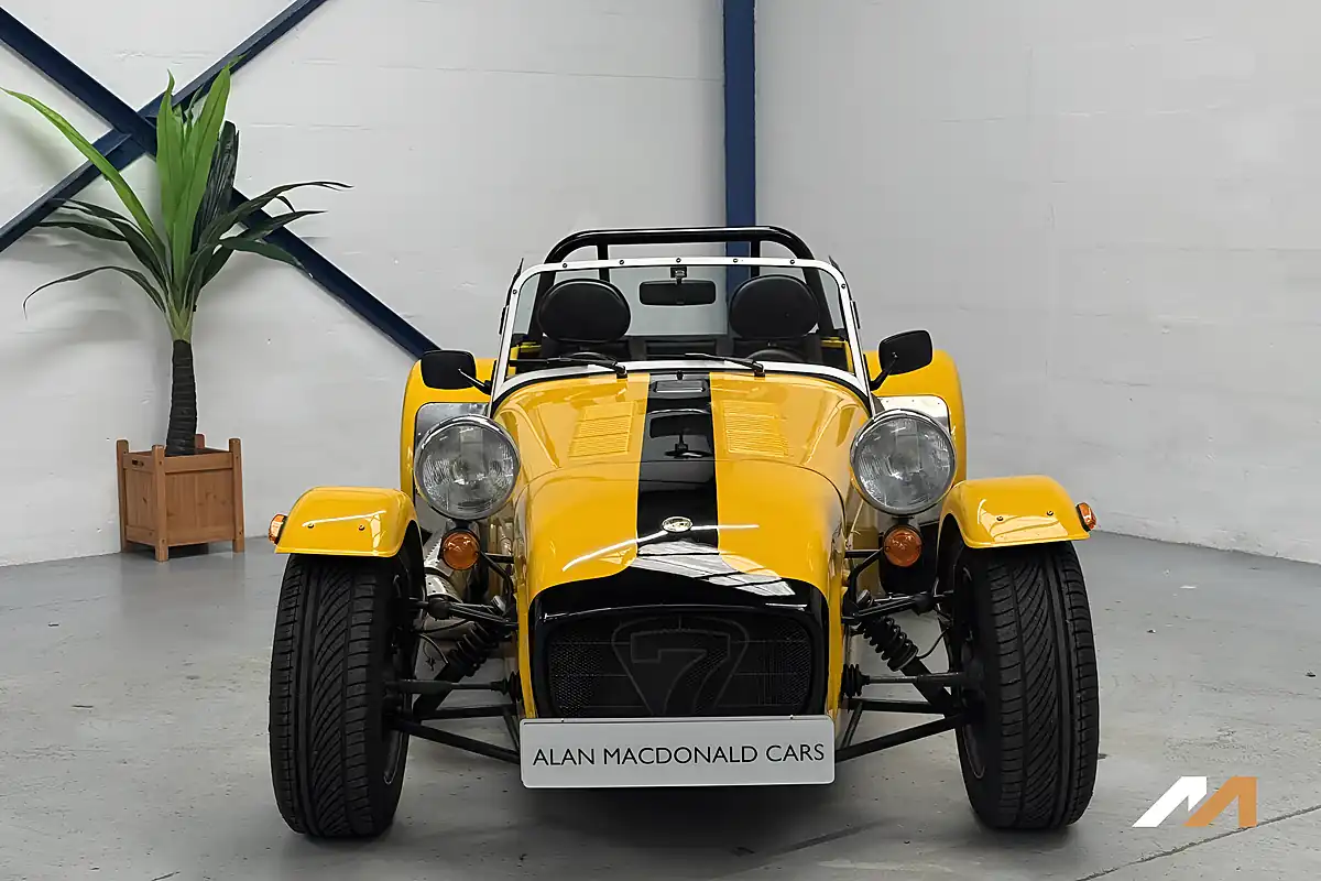 Used 2010 Caterham Seven Roadsport Firecracker Yellow - Interior and Exterior details 3