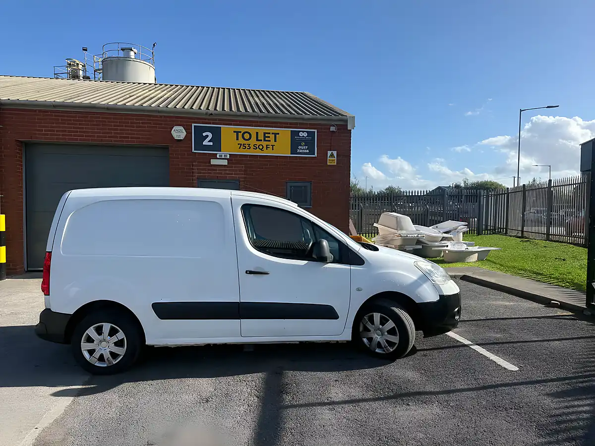 Used 2010 Citroen Berlingo 850 Lx White - Interior and Exterior details 11