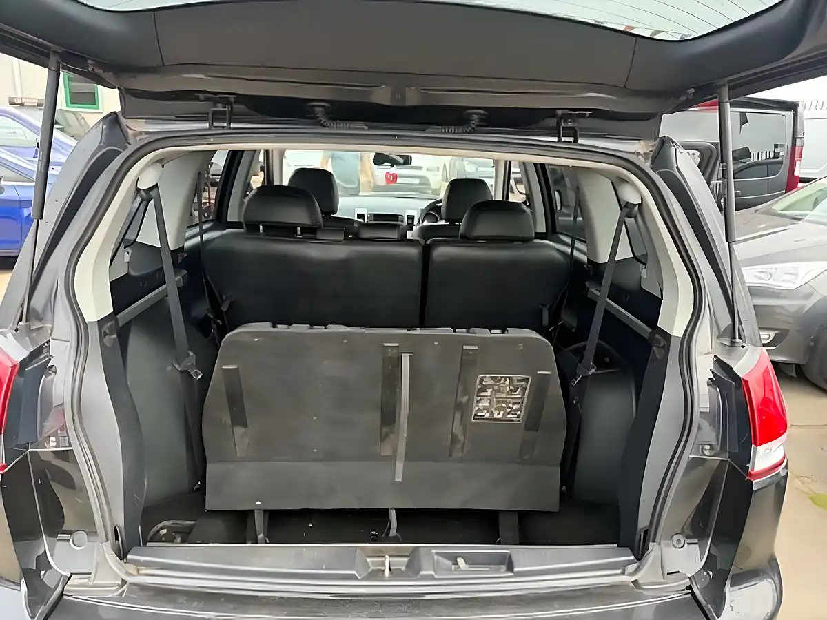 Used 2010 Citroen C-Crosser Exclusive - Interior and Exterior details 10