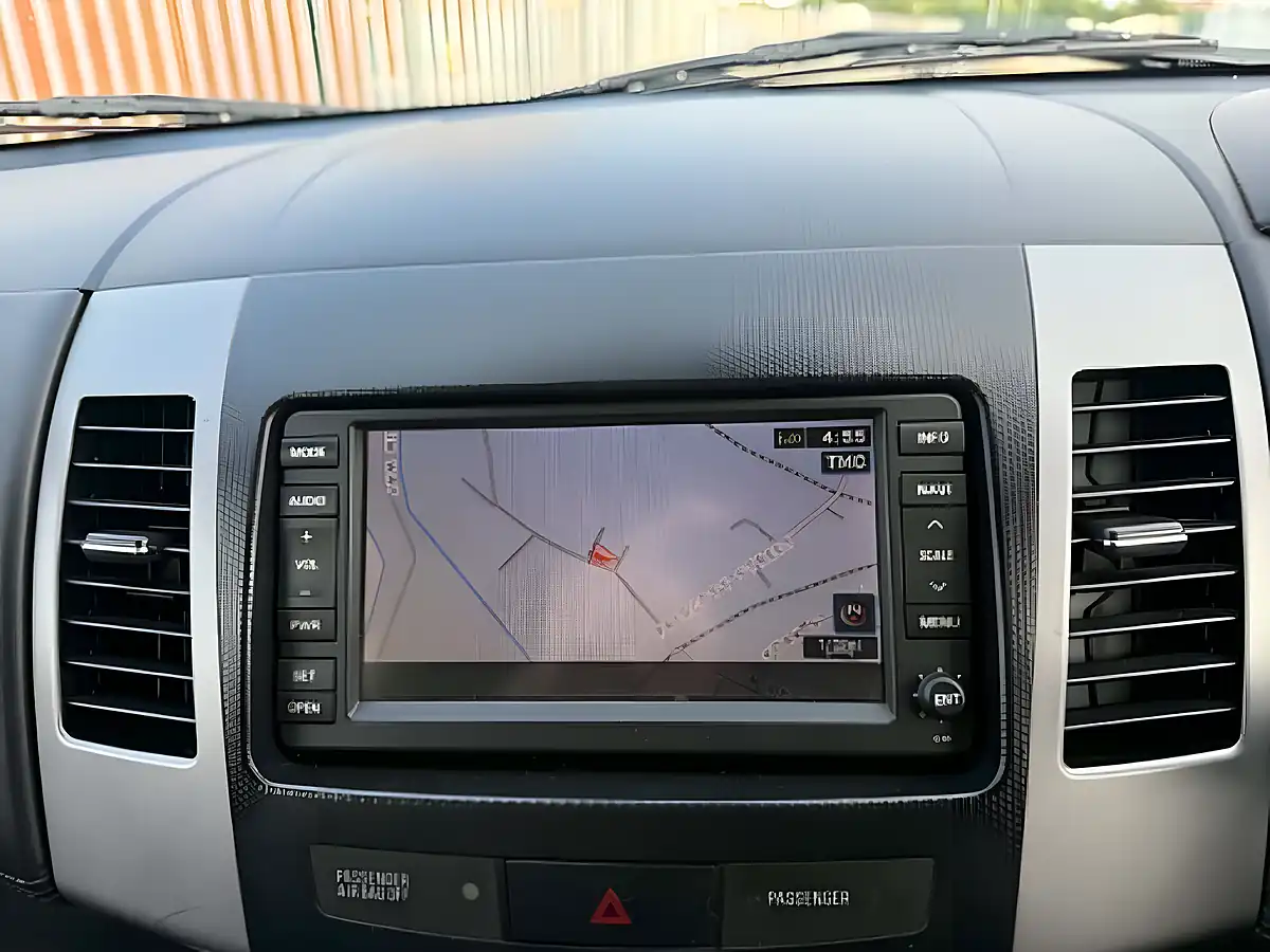 Used 2010 Citroen C-Crosser Exclusive - Interior and Exterior details 17