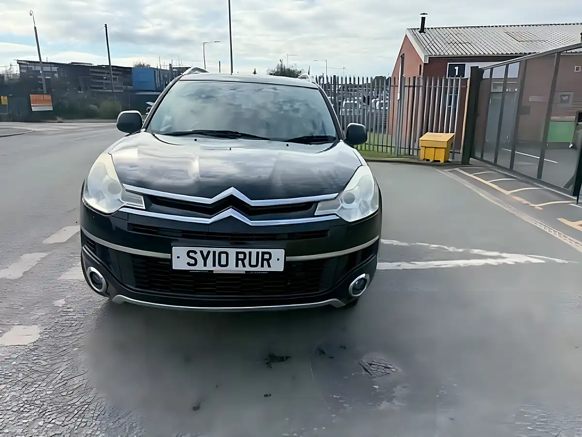 Used 2010 Citroen C-Crosser Exclusive - Interior and Exterior details 4