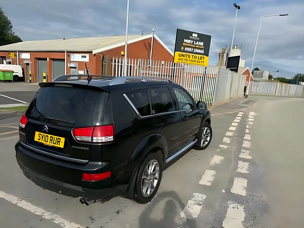 Used 2010 Citroen C-Crosser Exclusive - Interior and Exterior details 6