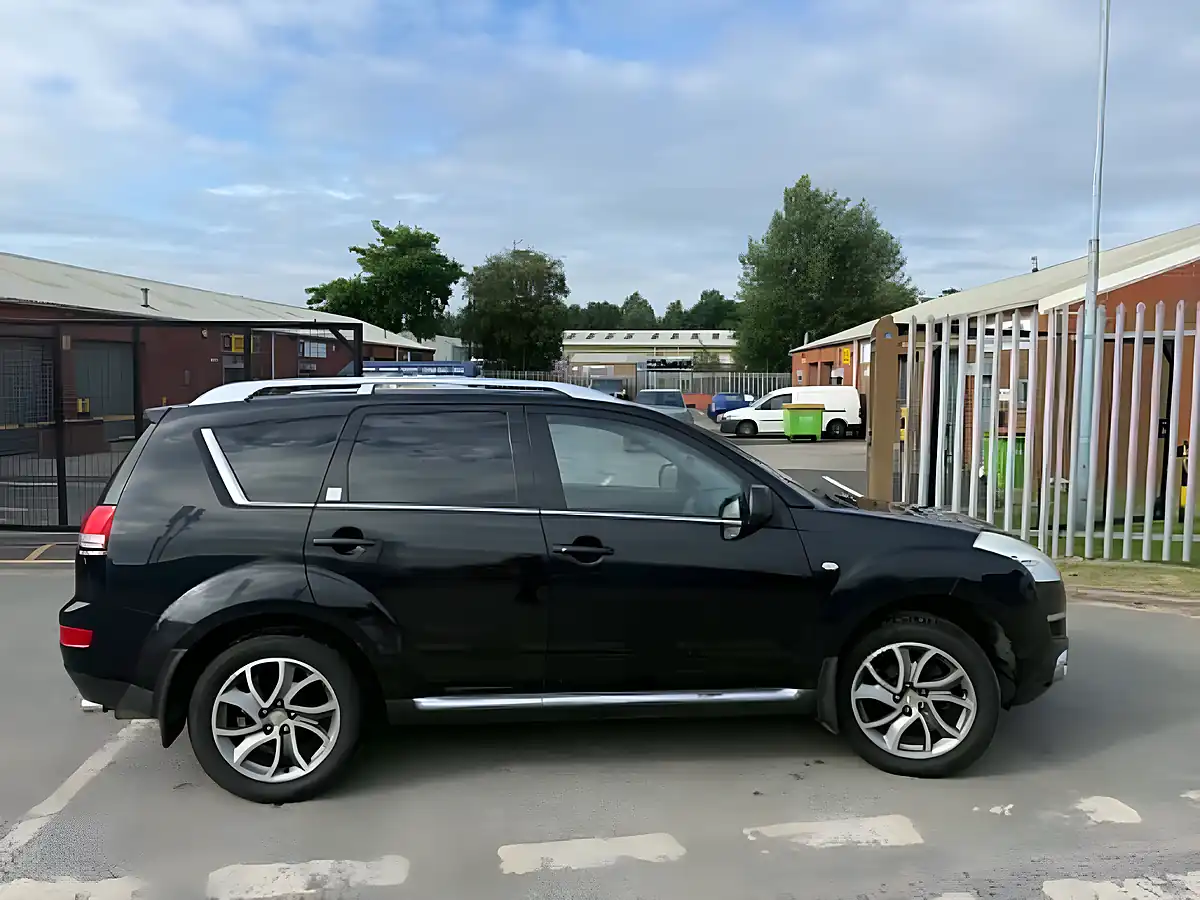 Used 2010 Citroen C-Crosser Exclusive - Interior and Exterior details 7