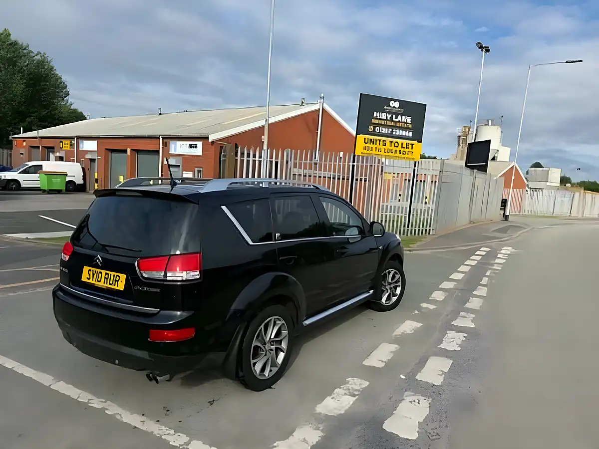 Used 2010 Citroen C-Crosser Exclusive - Interior and Exterior details 8