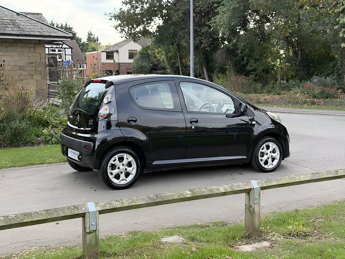Used 2010 Citroen C1 Vtr+ Black - Interior and Exterior details 9