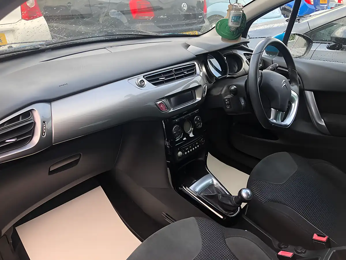 Used 2010 Citroen C3 Exclusive Blue - Interior and Exterior details 14