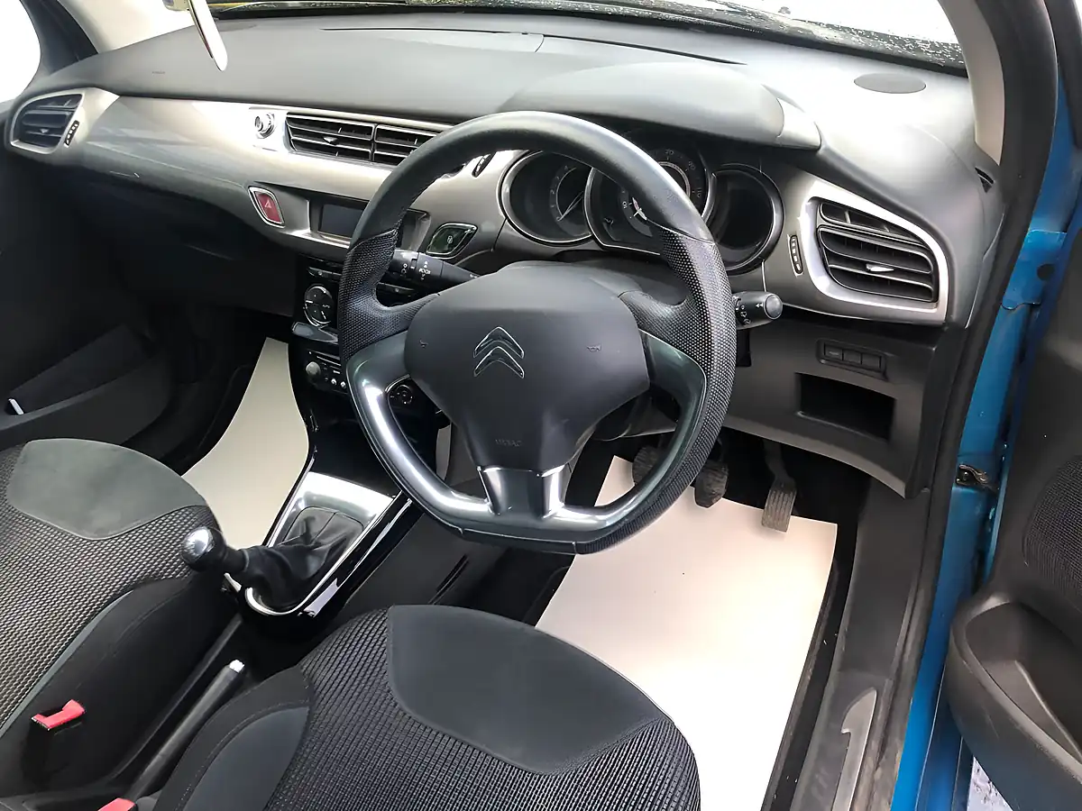 Used 2010 Citroen C3 Exclusive Blue - Interior and Exterior details 15