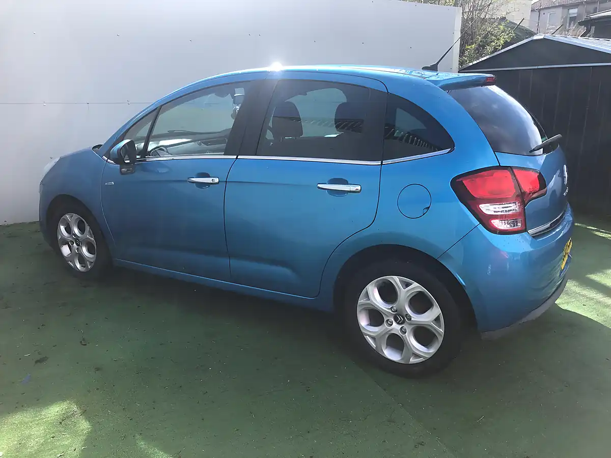 Used 2010 Citroen C3 Exclusive Blue - Interior and Exterior details 9