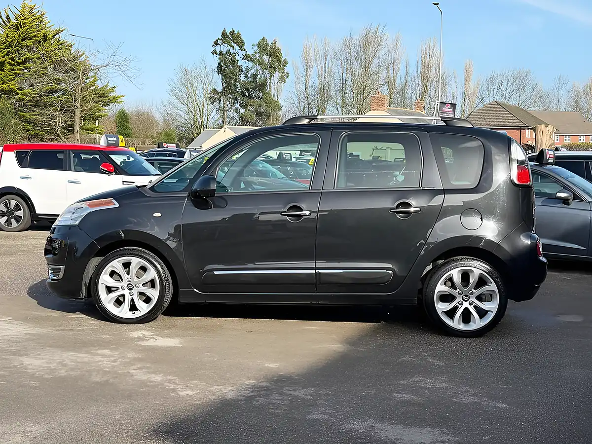 Used 2010 Citroen C3 Picasso Exclusive Black - Interior and Exterior details 12