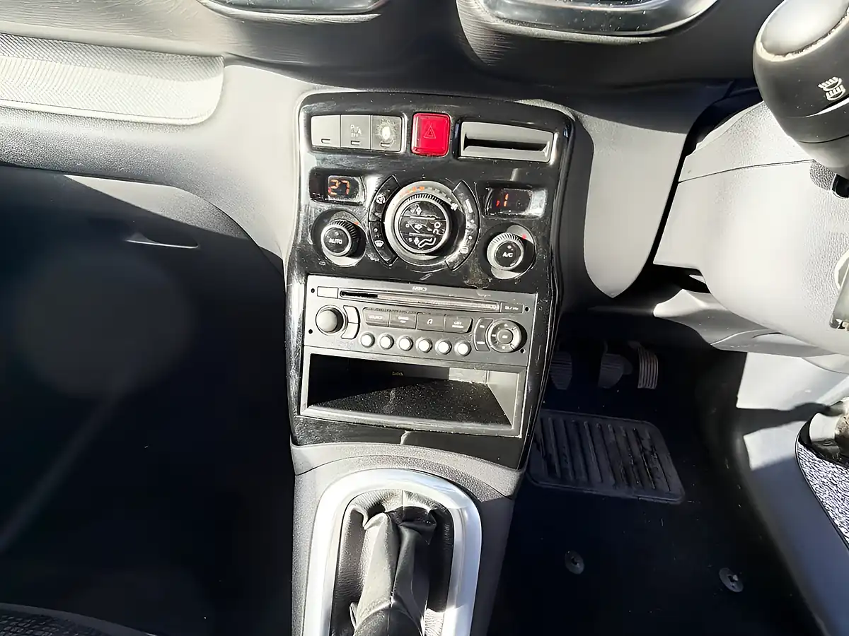 Used 2010 Citroen C3 Picasso Exclusive Black - Interior and Exterior details 18