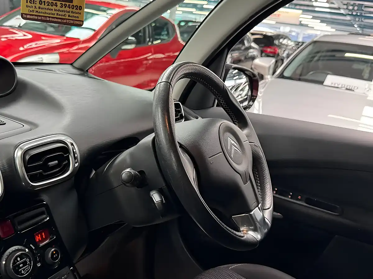 Used 2010 Citroen C3 Picasso Exclusive Red - Interior and Exterior details 13