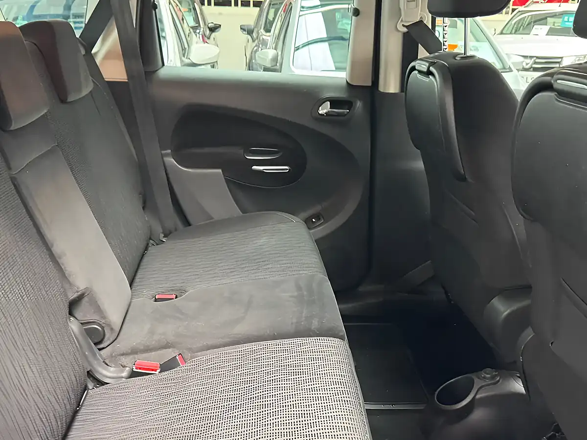Used 2010 Citroen C3 Picasso Exclusive Red - Interior and Exterior details 15
