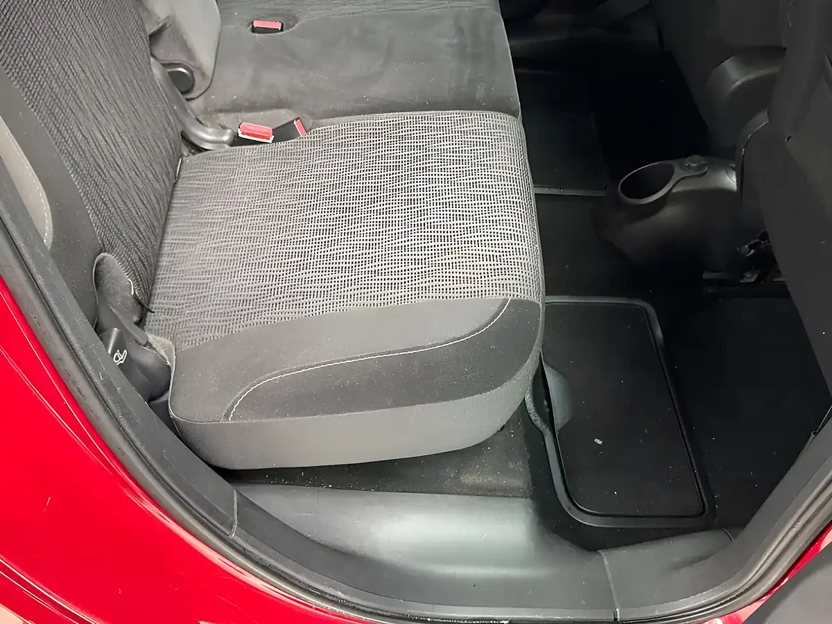 Used 2010 Citroen C3 Picasso Exclusive Red - Interior and Exterior details 16