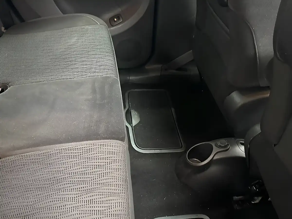 Used 2010 Citroen C3 Picasso Exclusive Red - Interior and Exterior details 19