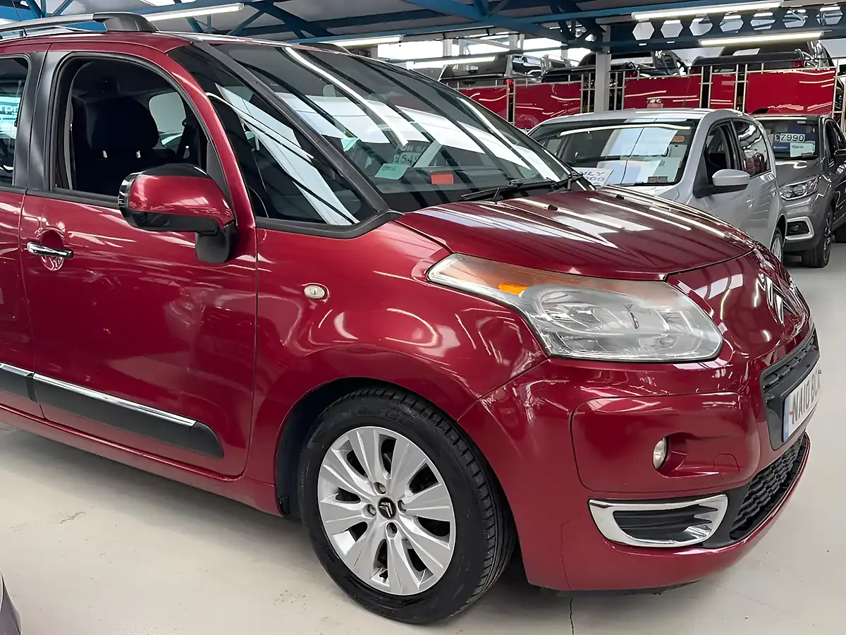 Used 2010 Citroen C3 Picasso Exclusive Red - Interior and Exterior details 3