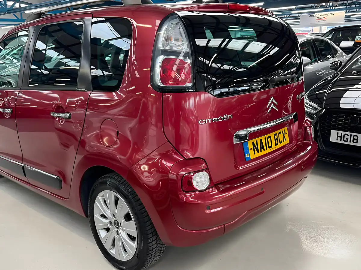 Used 2010 Citroen C3 Picasso Exclusive Red - Interior and Exterior details 5