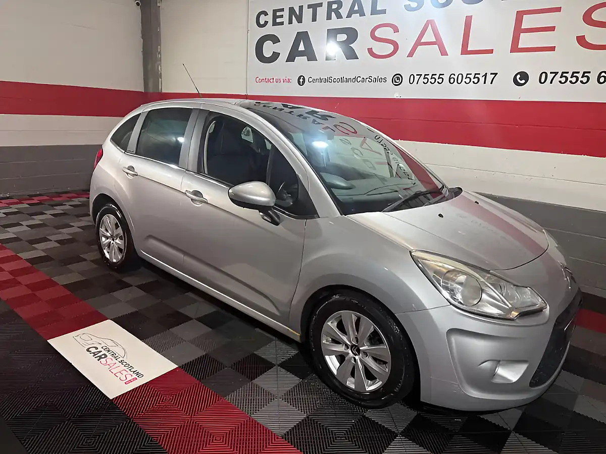 Used 2010 Citroen C3 Vtr+ Silver - Front View