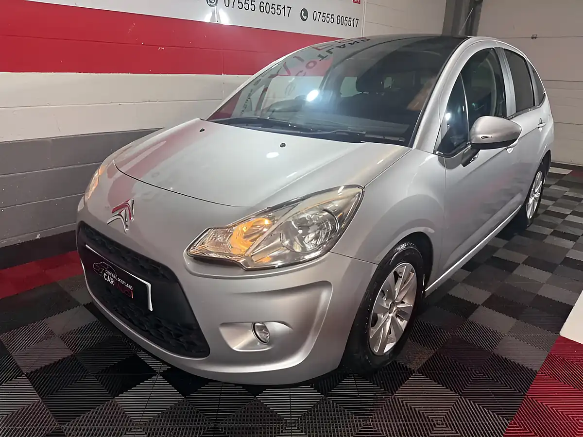 Used 2010 Citroen C3 Vtr+ Silver - Interior and Exterior details 2