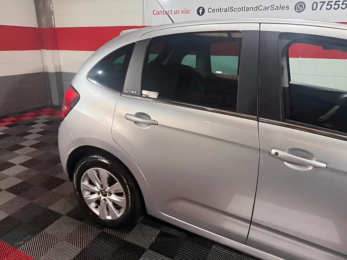 Used 2010 Citroen C3 Vtr+ Silver - Interior and Exterior details 4