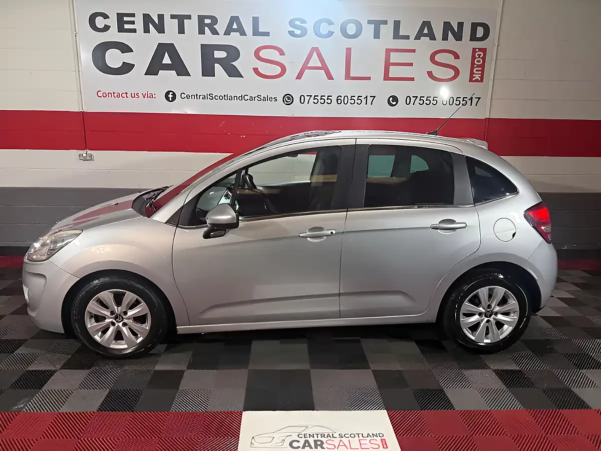 Used 2010 Citroen C3 Vtr+ Silver - Interior and Exterior details 8