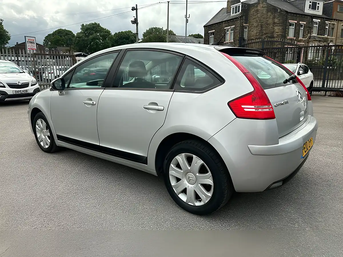 Used 2010 Citroen C4 Vtr+ Silver - Interior and Exterior details 11