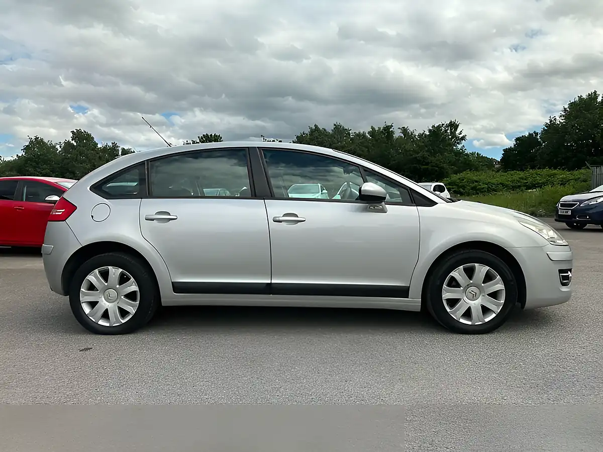 Used 2010 Citroen C4 Vtr+ Silver - Interior and Exterior details 17