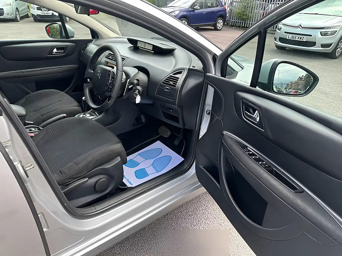 Used 2010 Citroen C4 Vtr+ Silver - Interior and Exterior details 20