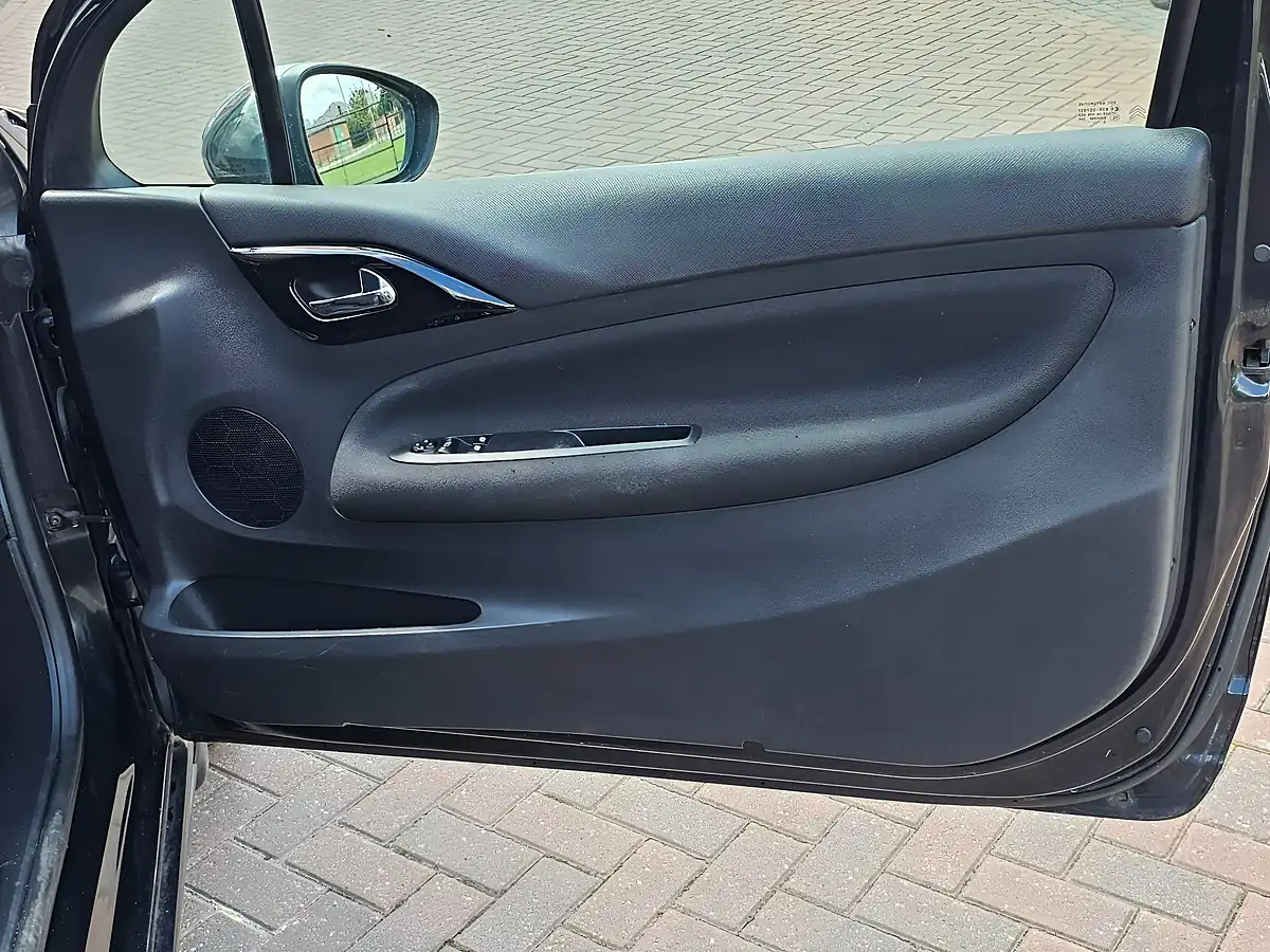 Used 2010 Citroen DS3 Black Euro 5 Black - Interior and Exterior details 12
