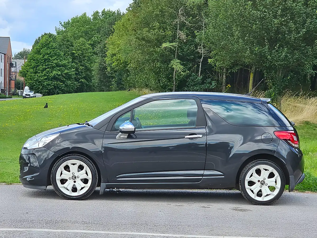 Used 2010 Citroen DS3 Black Euro 5 Black - Interior and Exterior details 4