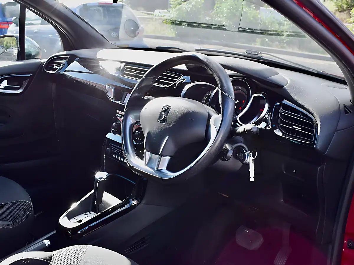 Used 2010 Citroen DS3 Dstyle Red - Interior and Exterior details 12