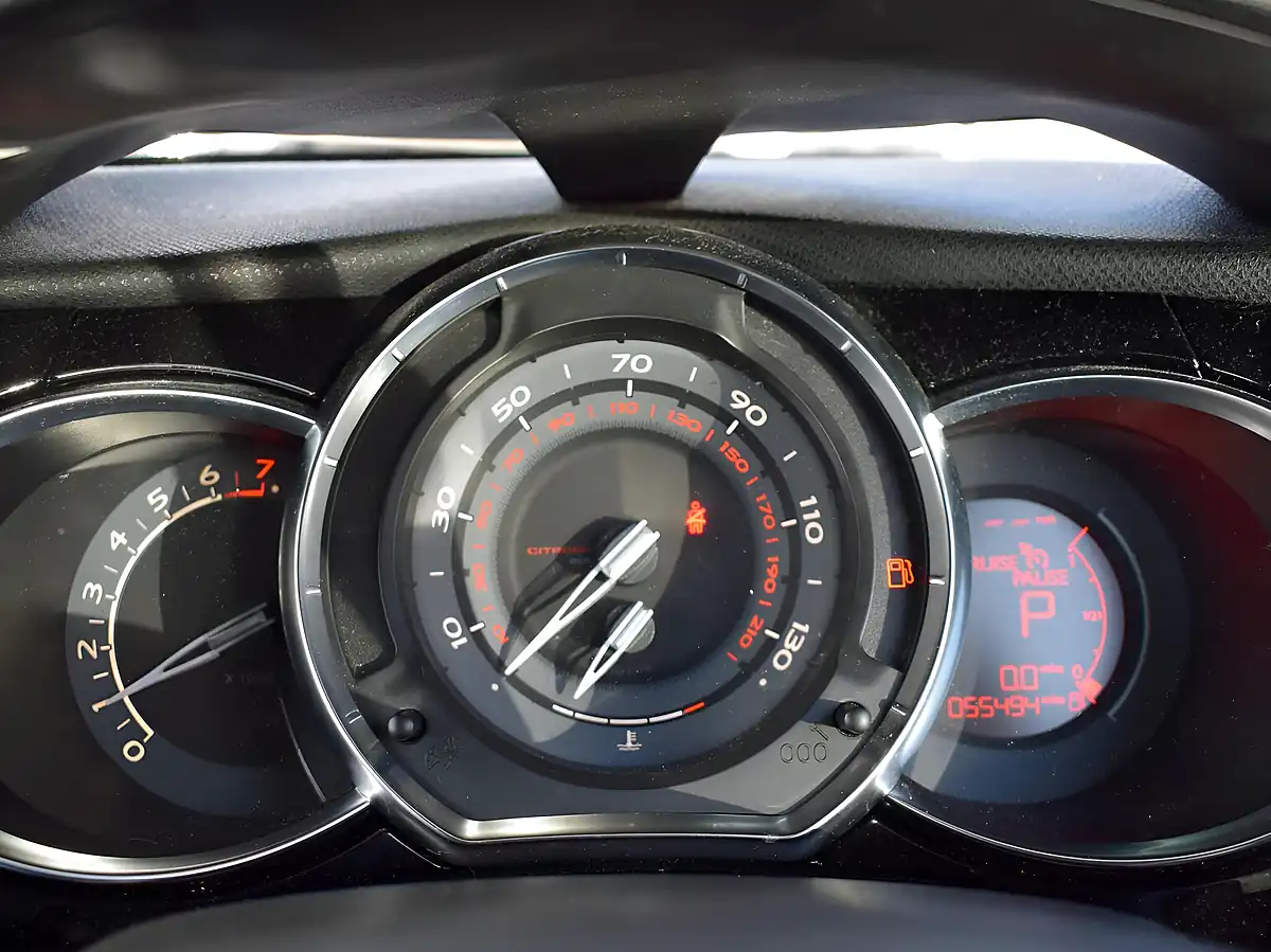 Used 2010 Citroen DS3 Dstyle Red - Interior and Exterior details 15